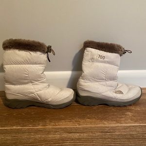 North Face Pull on Snow Boot